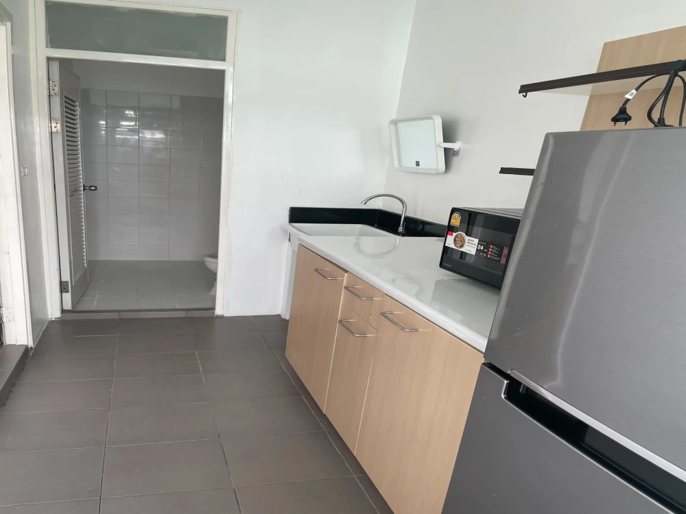 For rent: The Tree Lat Phrao Wang Hin, 8th floor, fully furnished room, ready to move in. Interested? Hurry and book now. Urgent!