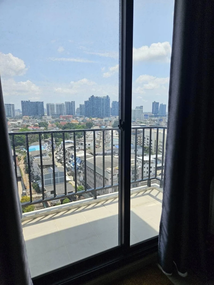 For rent: The Parkland Phetkasem - Tha Phra, 15th floor, corner room, open view, no buildings blocking, very private. You will regret it if you miss i