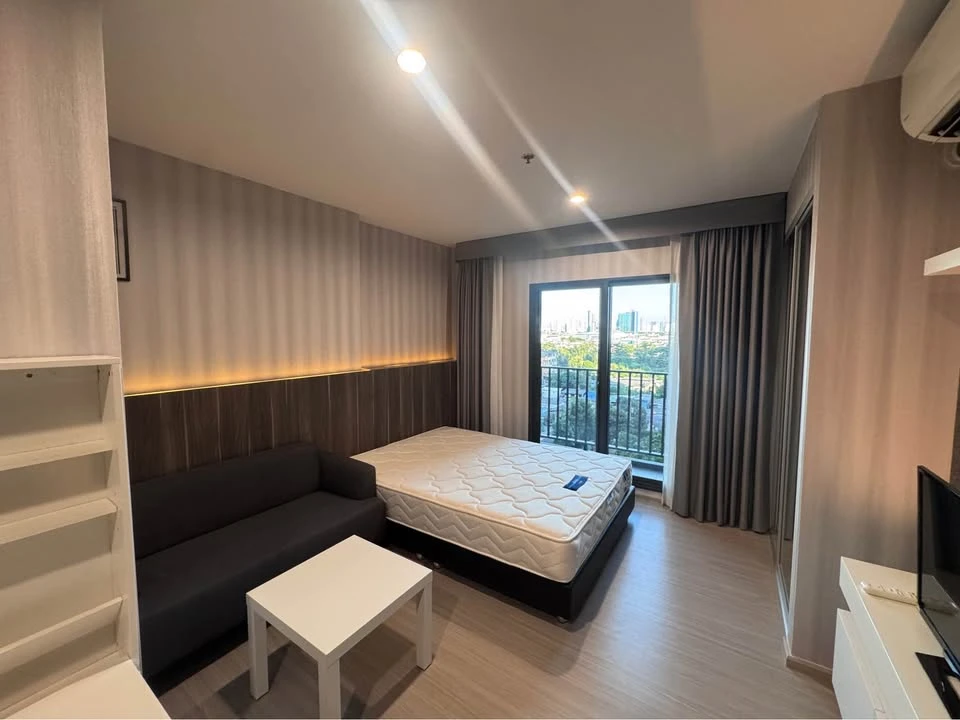 For rent: The Parkland Phetkasem 56, Building B. Garden view, fully furnished with built-in furniture, ready to move in.