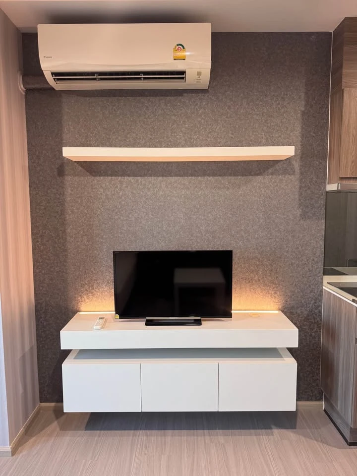 For rent: The Parkland Phetkasem 56, Building B. Garden view, fully furnished with built-in furniture, ready to move in.