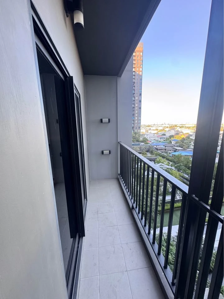 For rent: The Parkland Phetkasem 56, Building B. Garden view, fully furnished with built-in furniture, ready to move in.