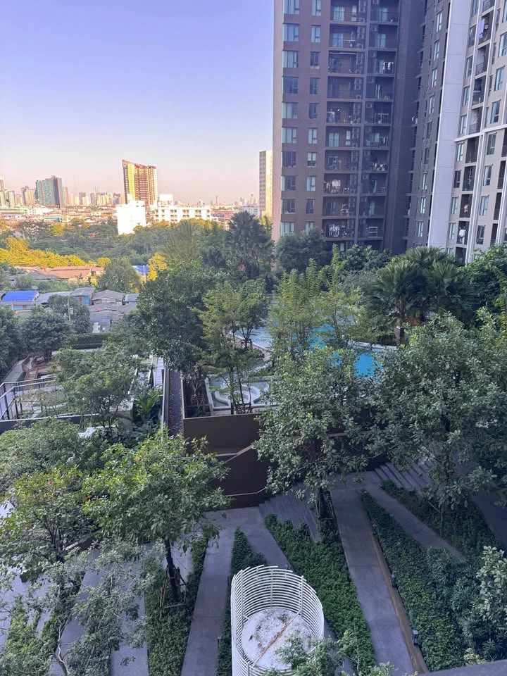 For rent: The Parkland Phetkasem 56, Building B. Garden view, fully furnished with built-in furniture, ready to move in.