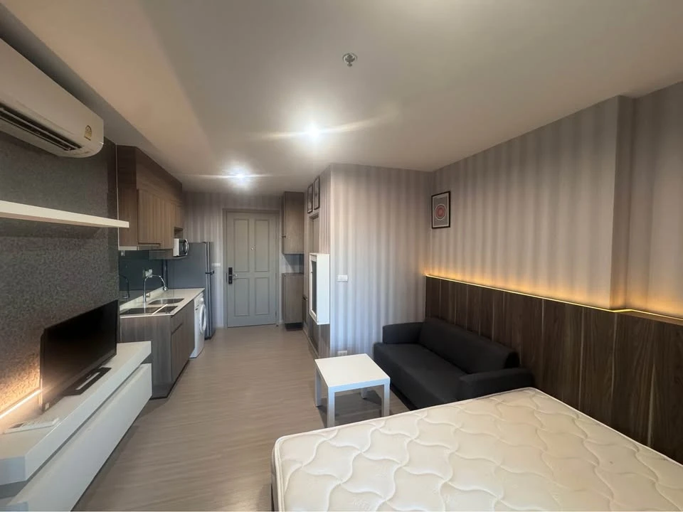 For rent: The Parkland Phetkasem 56, Building B. Garden view, fully furnished with built-in furniture, ready to move in.