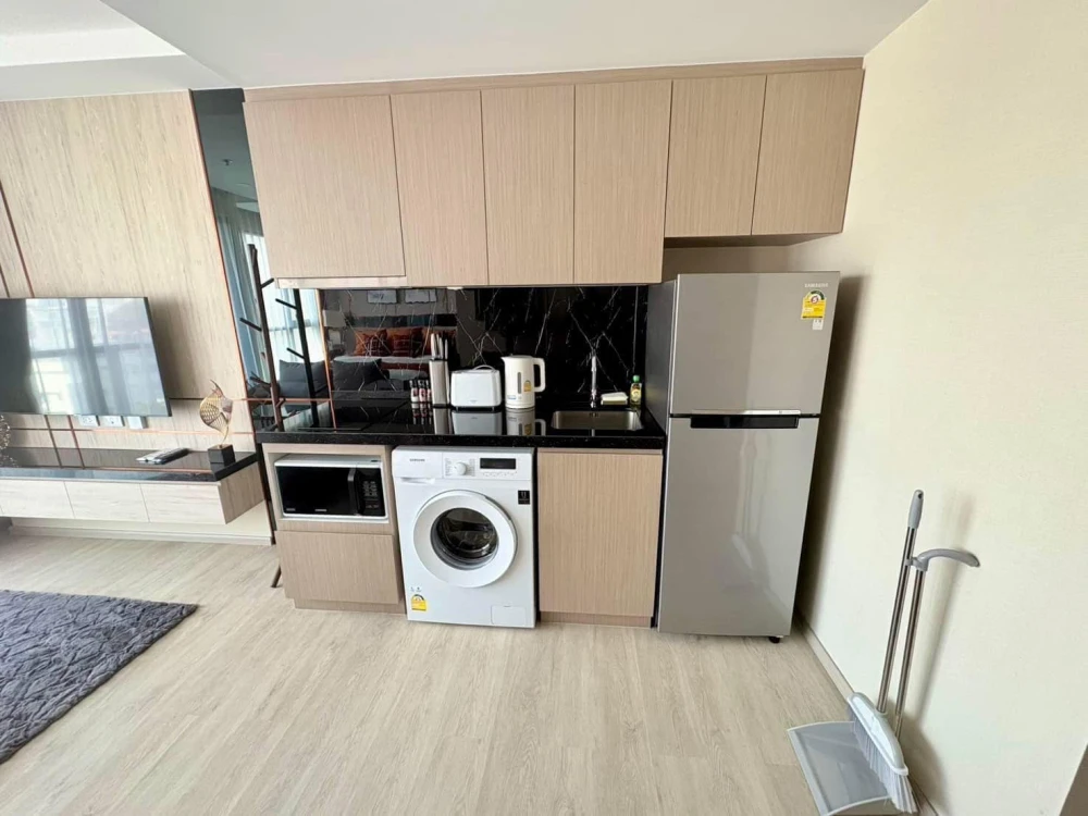 For rent: The Panorama Pattaya (South Pattaya), 8th floor, city view, beautiful room, fully furnished, ready to move in. Interested, hurry and book no