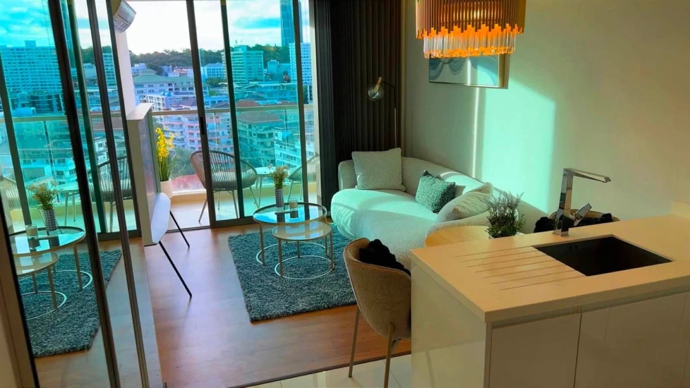 For rent: The Peak Tower Pattaya, 16th floor, Building B, city view, fully furnished with high-quality furniture. Don't miss this opportunity!