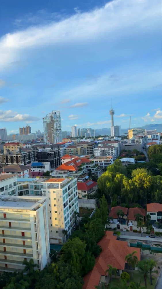 For rent: The Peak Tower Pattaya, 16th floor, Building B, city view, fully furnished with high-quality furniture. Don't miss this opportunity!