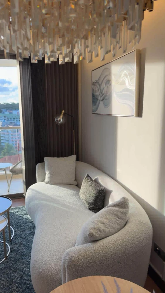 For rent: The Peak Tower Pattaya, 16th floor, Building B, city view, fully furnished with high-quality furniture. Don't miss this opportunity!