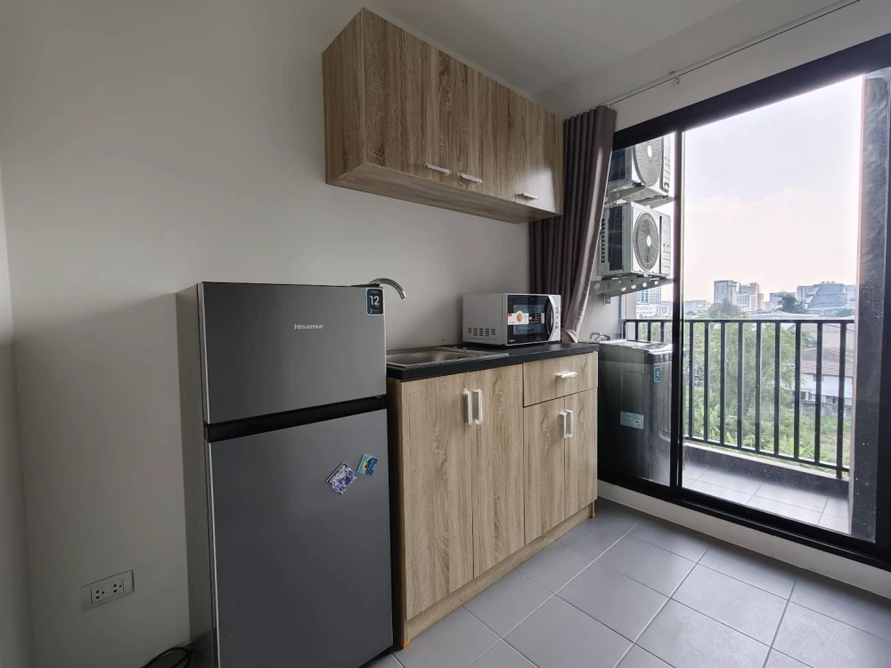 For rent: The Midtown Chaengwattana, fully furnished, green area view, shady and comfortable, good price, don't miss it.