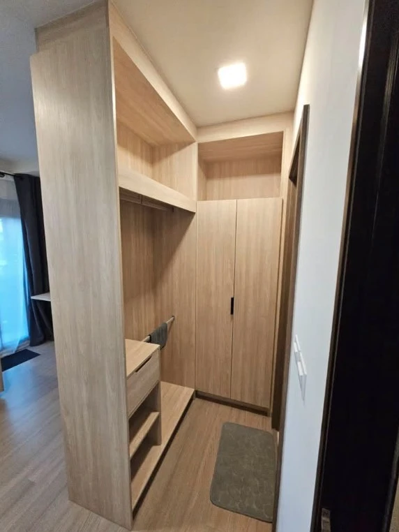 Condo for rent in Bang Khae, located on the 8th floor, the same floor as the common areas. All amenities are included.