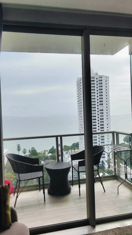 For rent: The Riviera Wongamat Beach, high floor, nice to live in, fully furnished, hurry and book now++