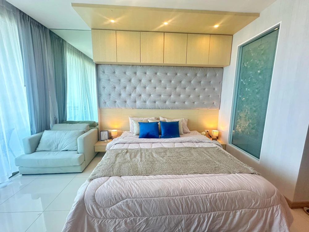 For rent: The Riviera Wongamat Beach (North Pattaya), 10th floor, beautiful room, fully furnished, book now.