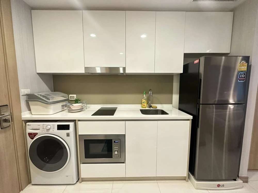 For rent: The Riviera Wongamat Beach (North Pattaya), 10th floor, beautiful room, fully furnished, book now.