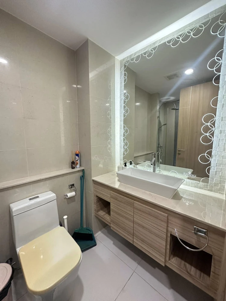 For rent: The Riviera Wongamat Beach (North Pattaya), 10th floor, beautiful room, fully furnished, book now.
