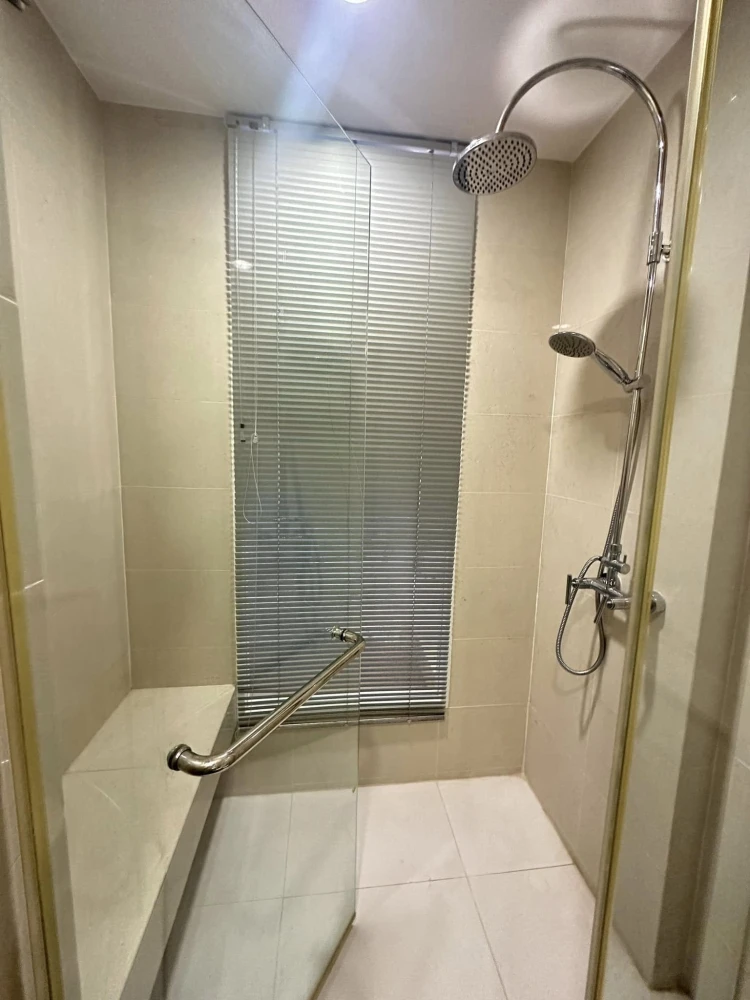 For rent: The Riviera Wongamat Beach (North Pattaya), 10th floor, beautiful room, fully furnished, book now.
