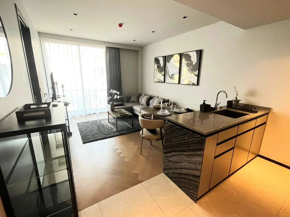 For rent: The Reserve 61 Hideaway, 7th floor, top floor, very spacious room, decorated with quality furniture, first come first served.