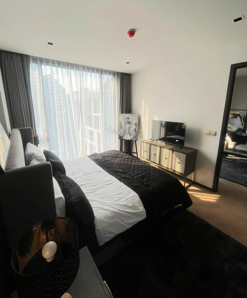For rent: The Reserve 61 Hideaway, 7th floor, top floor, very spacious room, decorated with quality furniture, first come first served.