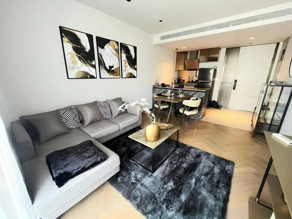 For rent: The Reserve 61 Hideaway, 7th floor, top floor, very spacious room, decorated with quality furniture, first come first served.