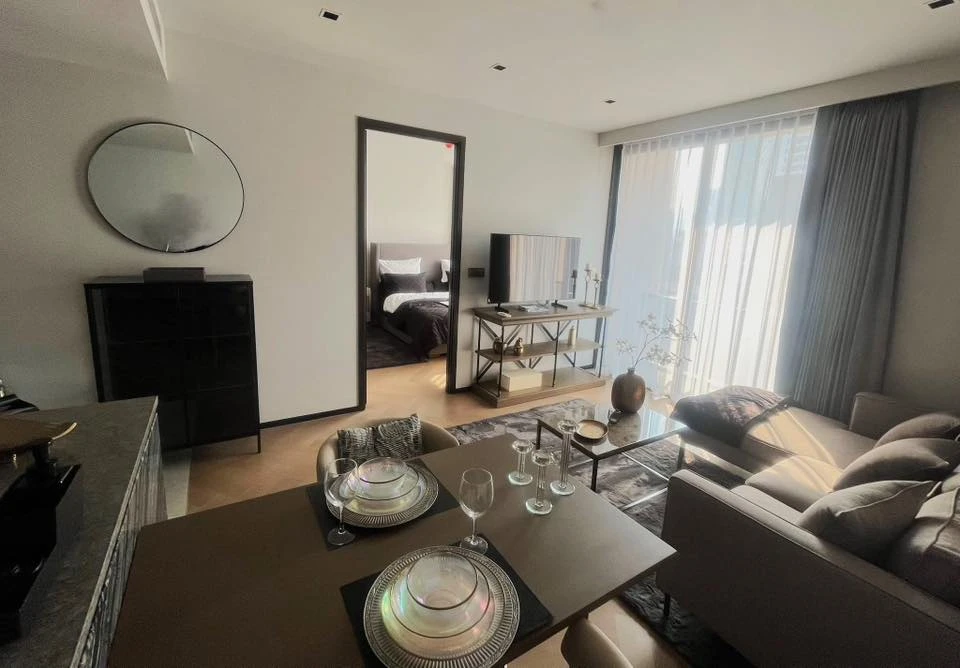 For rent: The Reserve 61 Hideaway, 7th floor, top floor, very spacious room, decorated with quality furniture, first come first served.