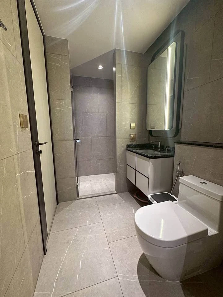 For rent!! The Reserve 61 Hideaway, pool view, fully furnished, ready to move in.