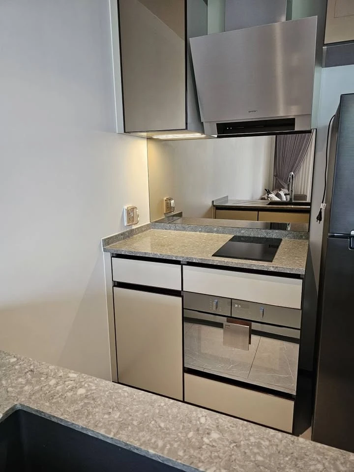 For rent: The Reserve 61 Hideaway, a lovely room with ample living space. Convenient and complete here. Come reserve now. Don't miss out!