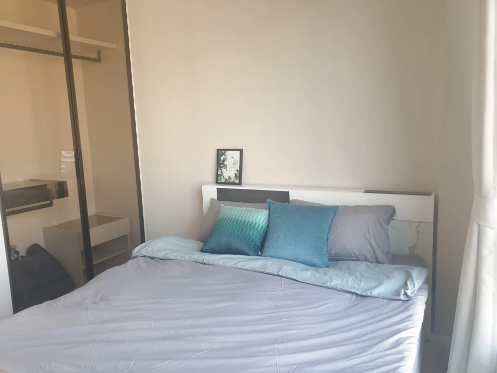 For rent: The Room Phayathai, studio room, 9th floor, comes with amenities. Hurry and reserve now, don't miss out!