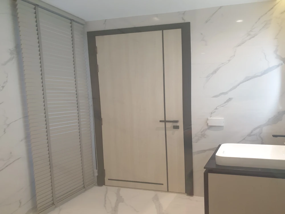 For rent: The Room Phayathai, studio room, 9th floor, comes with amenities. Hurry and reserve now, don't miss out!
