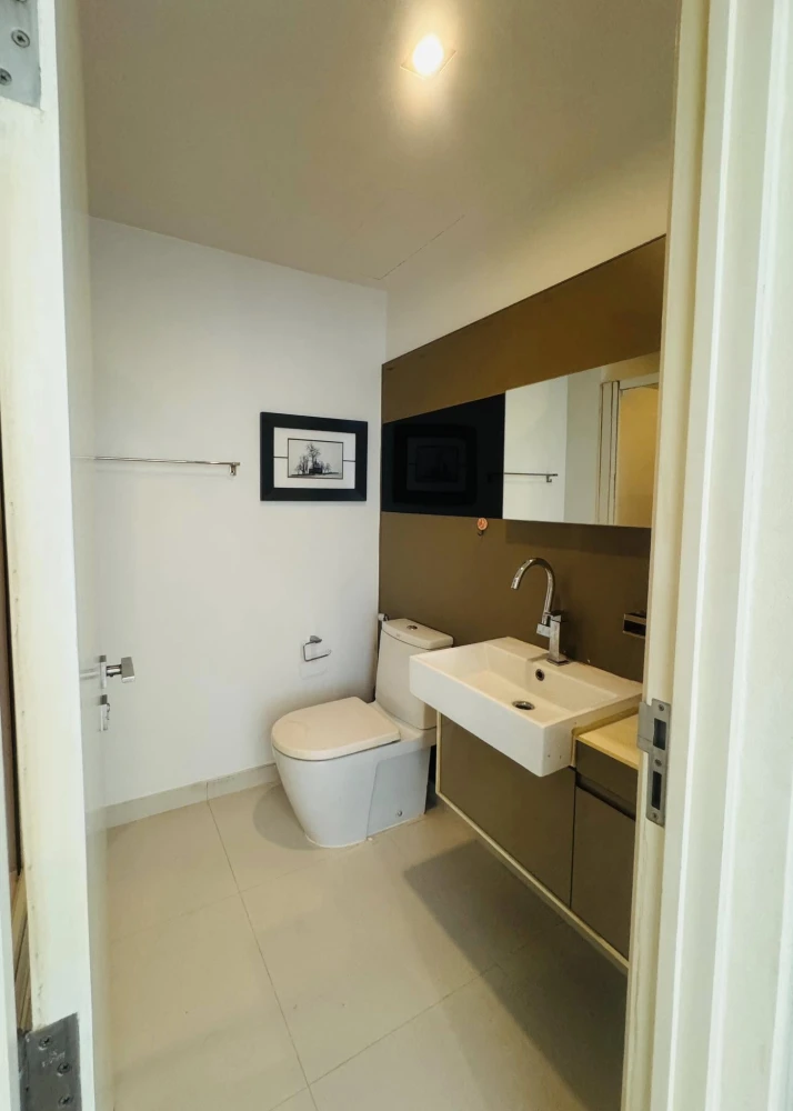For rent: The Room Sathorn-Taksin, 15th floor, pool view, lots of room space, definitely comfortable, book now before it's gone.