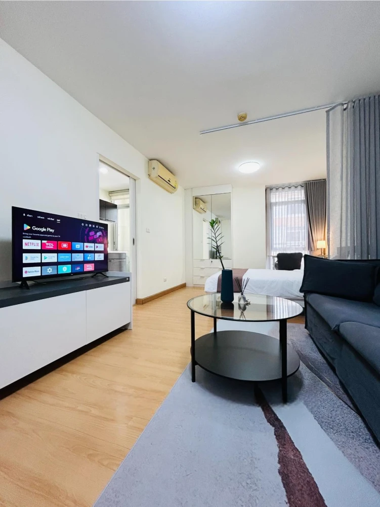 For rent: The Link Sukhumvit 50, studio room. Located on a quiet street, fully furnished and with a fully equipped kitchen.
