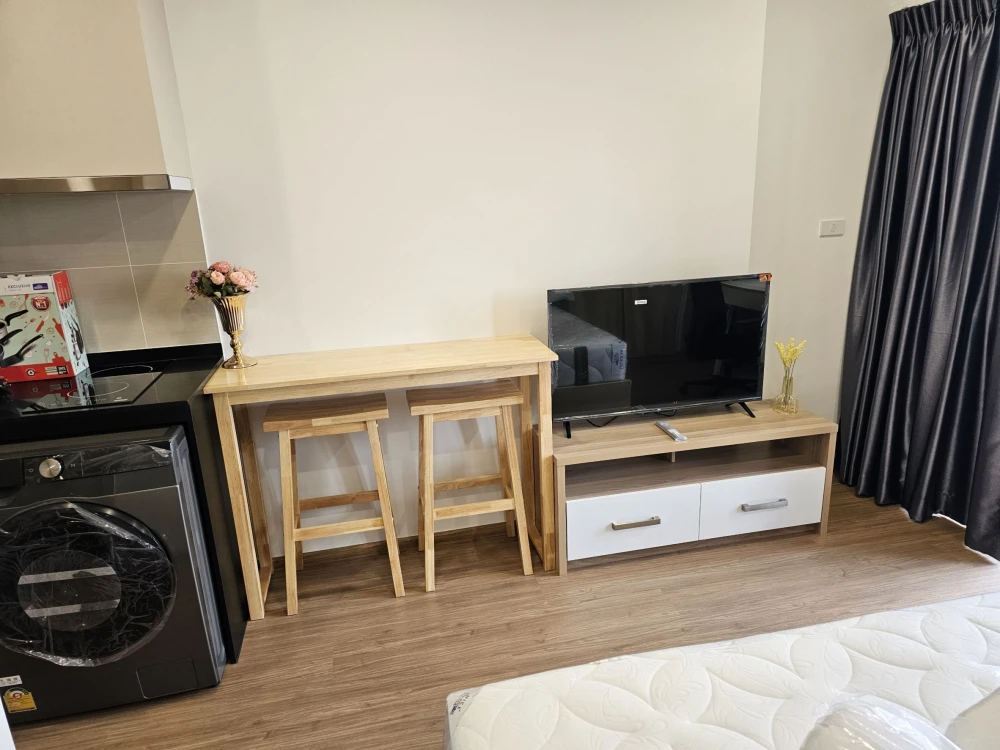 For rent: The Livin Petchkasem 37, 15th floor, decorated room, nice to live in, not hot, complete furniture + electrical appliances, hurry and reserve