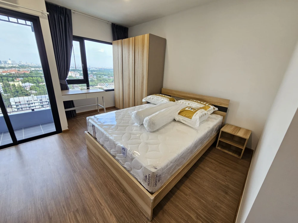 For rent: The Livin Petchkasem 37, 15th floor, decorated room, nice to live in, not hot, complete furniture + electrical appliances, hurry and reserve