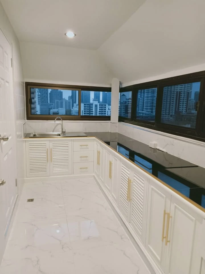 For rent: The Waterford Condominium, 2 bedrooms, 2 bathrooms + 1 additional room (can be used as a work room or 3rd bedroom), reserve now!