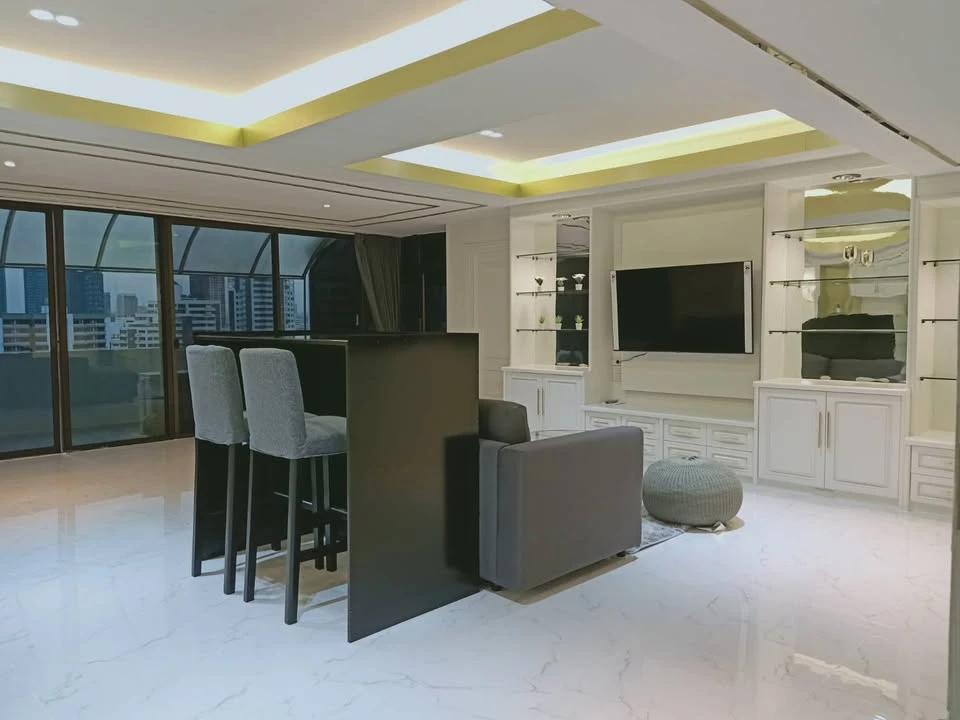 For rent: The Waterford Condominium, 2 bedrooms, 2 bathrooms + 1 additional room (can be used as a work room or 3rd bedroom), reserve now!