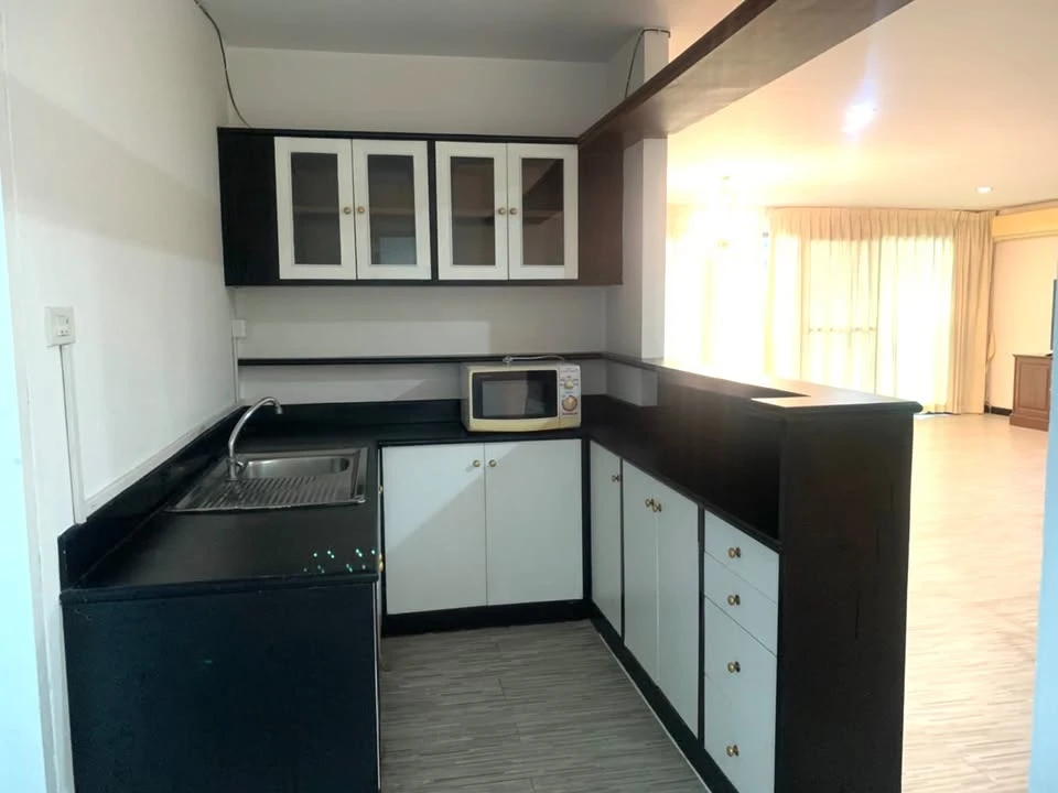 For rent!! The Waterford Condominium, 10th floor, 3 bedrooms, fully furnished, ready to move in, hurry up and book now!!