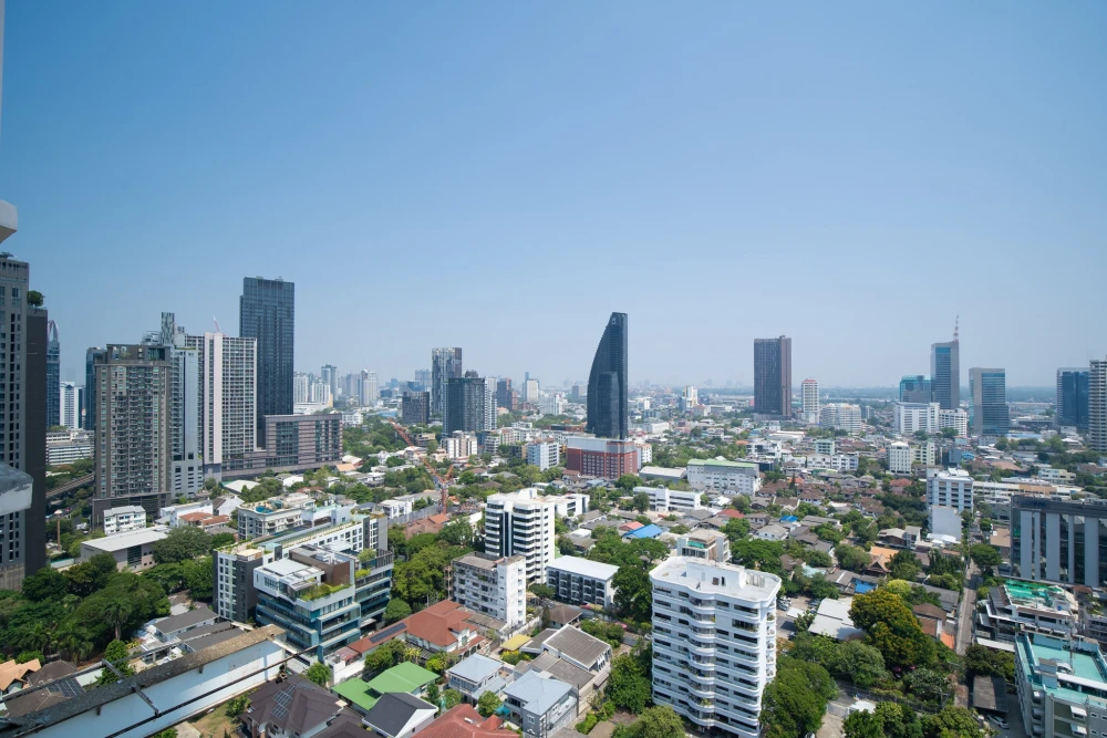 For rent or sale: The Waterford Diamond Sukhumvit 30/1, very high floor, city view, spacious area, hurry and reserve now.