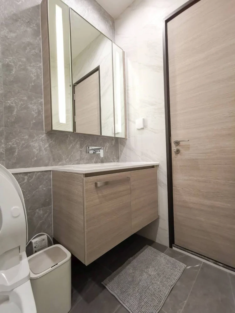 For rent: The Crest Park Residence, spacious and well-proportioned room, beautifully decorated, view of Chatuchak Park, hurry and book before you miss