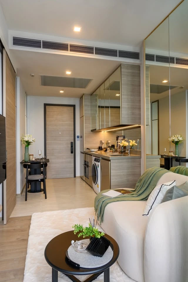 For rent: The Crest Park Residences, beautifully decorated room, well-built-in, convenient and complete here. Don't wait, book now.