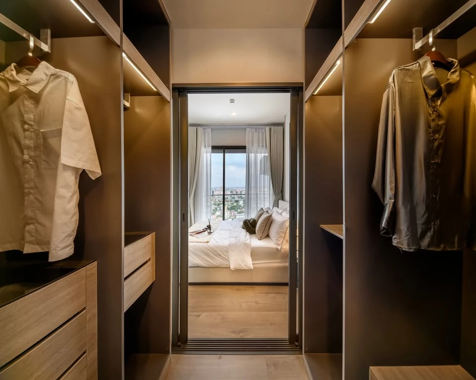 For rent: The Crest Park Residences, beautifully decorated room, well-built-in, convenient and complete here. Don't wait, book now.