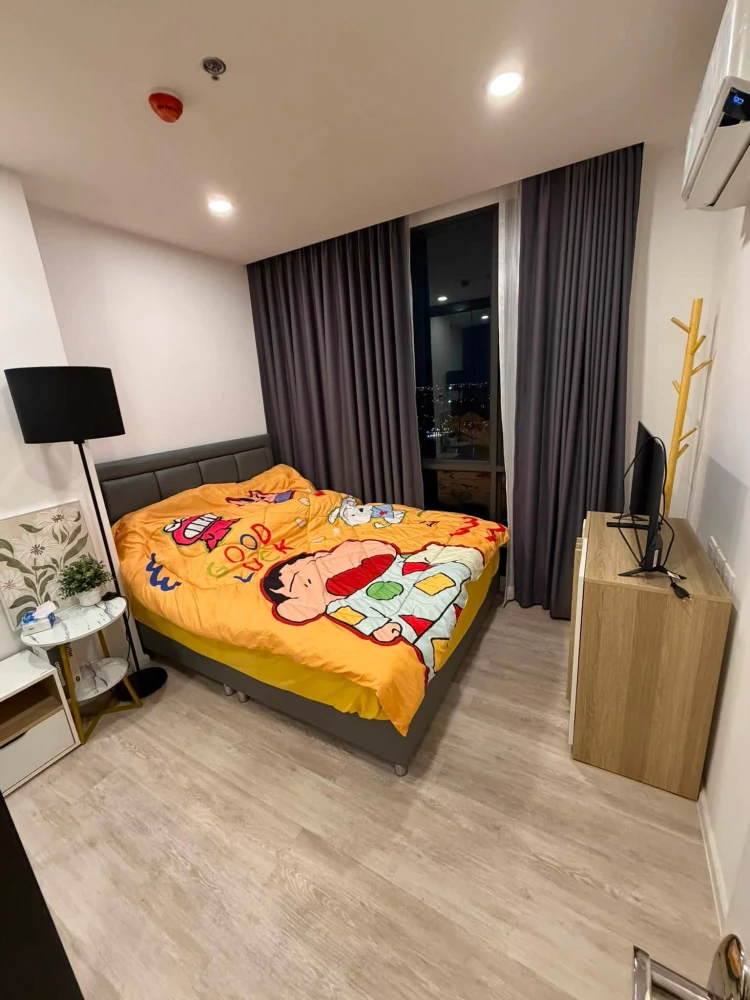 For Rent: The Clev Riverine Chao Phraya-Wongsawang. High-floor unit with a well-partitioned layout. Beautifully decorated and ready to move in.