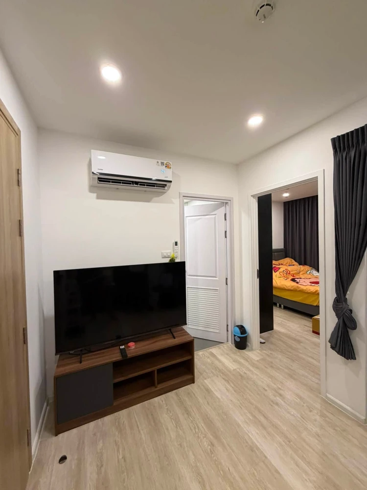 For Rent: The Clev Riverine Chao Phraya-Wongsawang. High-floor unit with a well-partitioned layout. Beautifully decorated and ready to move in.