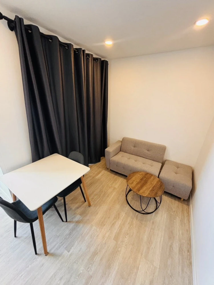 For rent: The Clef Riverline Chao Phraya - Wong Sawang. Ready-to-move-in unit on the 18th floor with stunning Chao Phraya river views. Luxurious and a