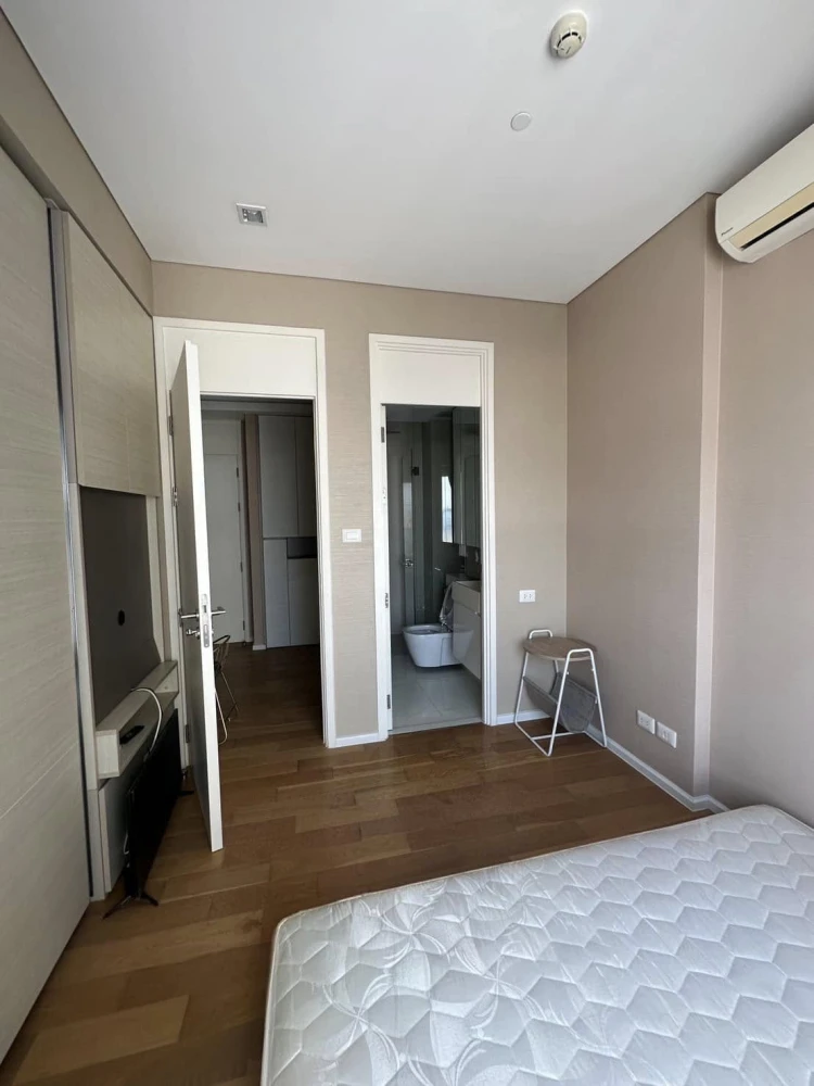For rent: The Saint Residences, 19th floor, swimming pool view, fully furnished, ready to move in, book now, don't miss out.