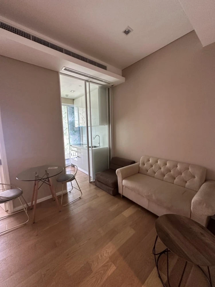 For rent: The Saint Residences, 19th floor, swimming pool view, fully furnished, ready to move in, book now, don't miss out.
