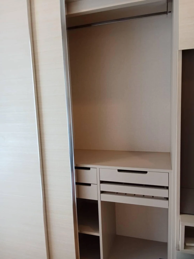 For rent: The Saint Residences, 19th floor, swimming pool view, fully furnished, ready to move in, book now, don't miss out.
