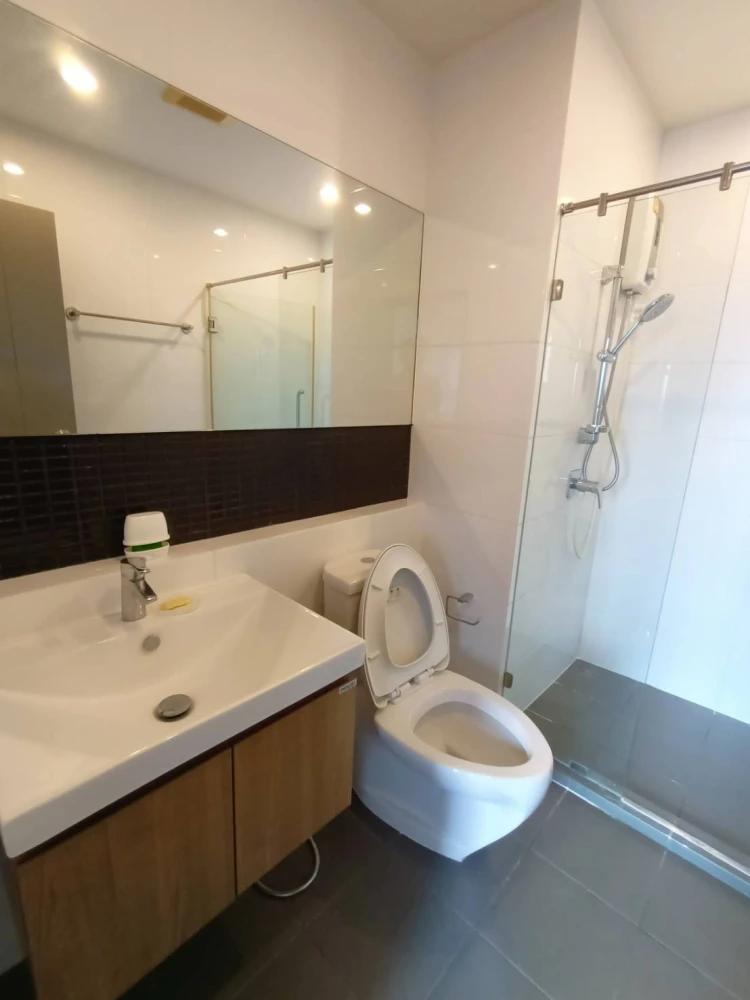 For rent: The Tempo Grand Sathorn-Wutthakat, high floor, 26th floor, fully furnished, just bring your own luggage and move in.