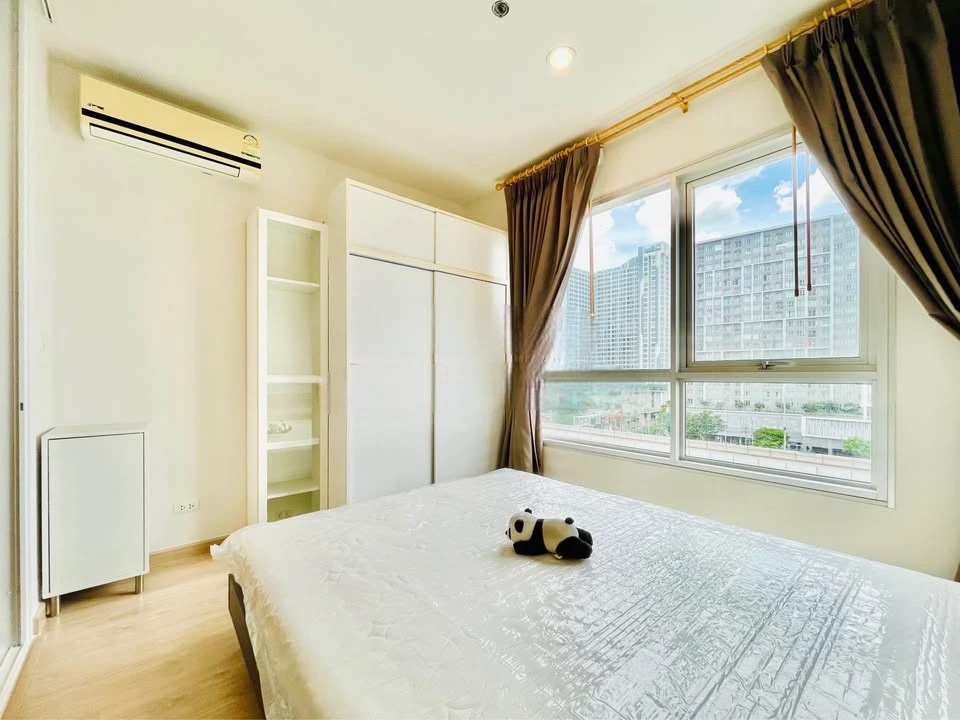 For rent: The Tempo Grand Sathorn-Wutthakat, Building B, 9th floor, good view, north facing, not hot, nice breeze, must arrange.