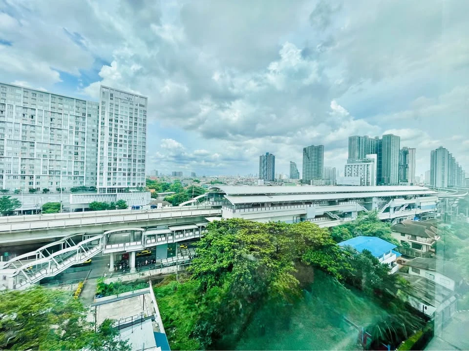 For rent: The Tempo Grand Sathorn-Wutthakat, Building B, 9th floor, good view, north facing, not hot, nice breeze, must arrange.