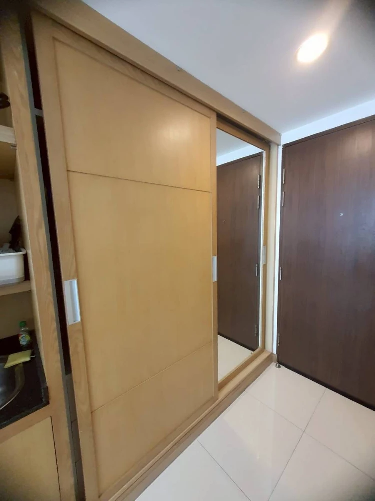 For rent: The Trendy Condominium, studio room, size 35 sq m, fully furnished. Interested? Reserve now!