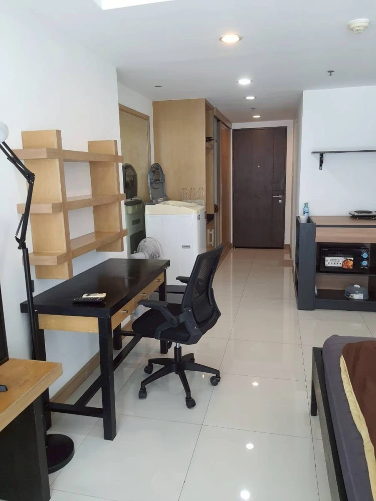 For rent: The Trendy Condominium, studio room, size 35 sq m, fully furnished. Interested? Reserve now!