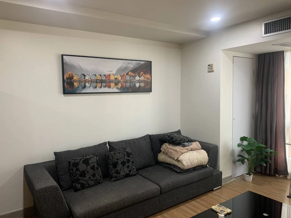 For rent, The Trendy Condominium, beautiful room, full furniture Ready to move in. Don't wait.