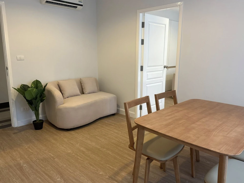 For rent: Nest Sukhumvit 22, newly renovated room - ready to move in 💥🏨